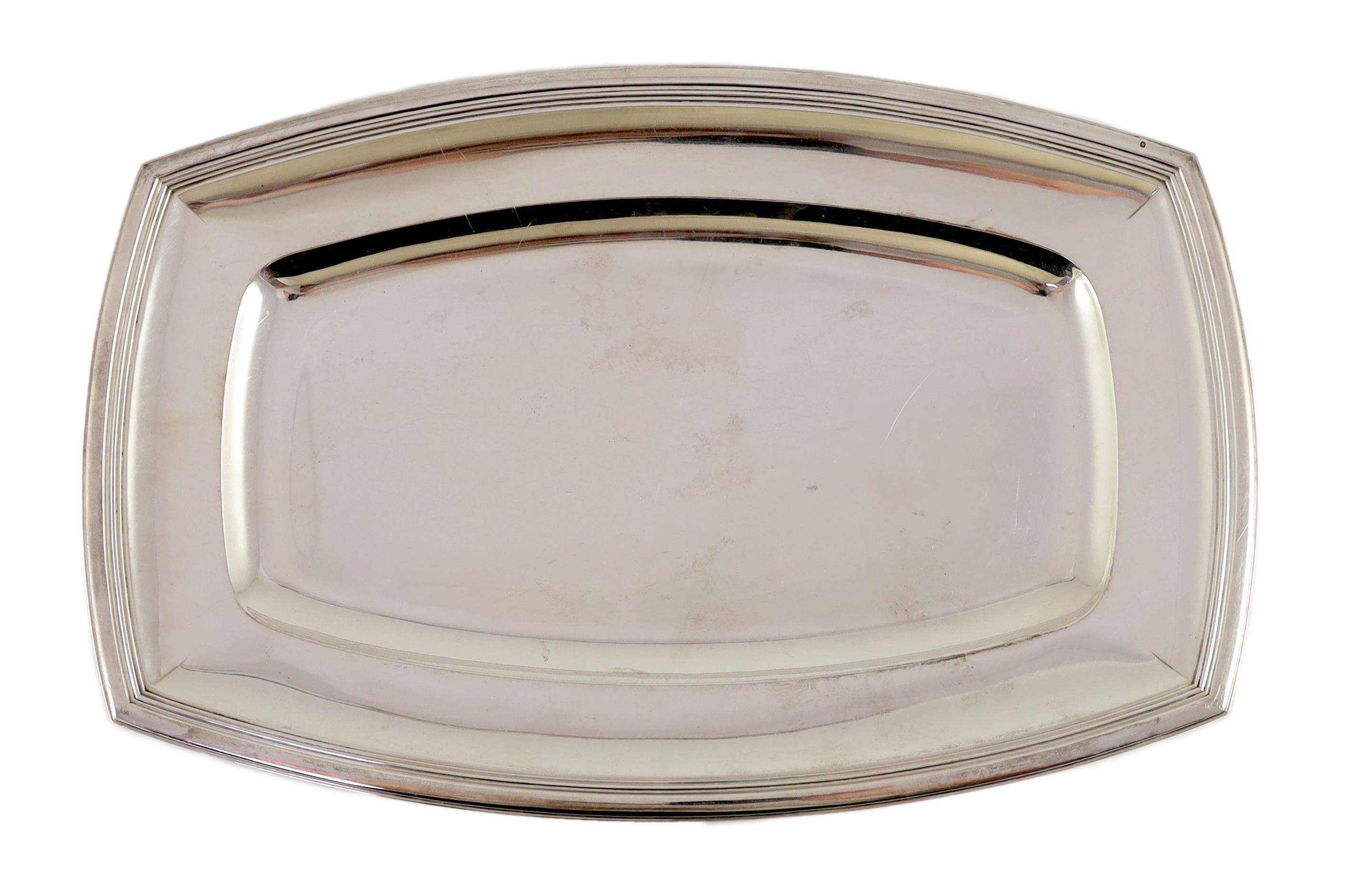 A 1920’s French 950 standard serving dish, retailed by Boin-Taburet, Paris